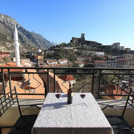 Panorama View Over The Castle And The Old Town 4*