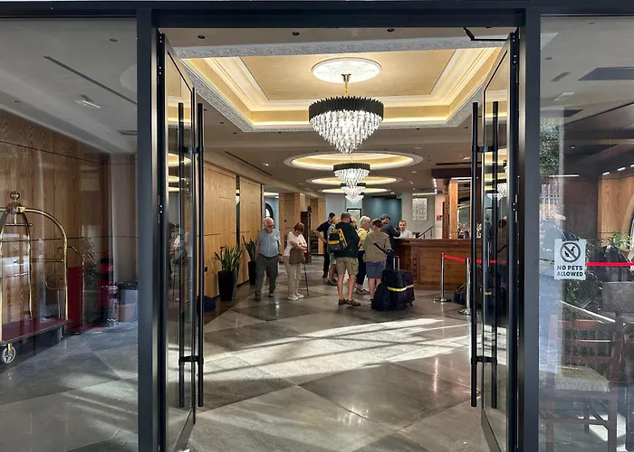 Panorama View On The Castle And The Old Town Szálloda Kruja