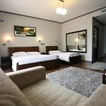 Hotel Panorama View On The Castle And The Old Town 4*