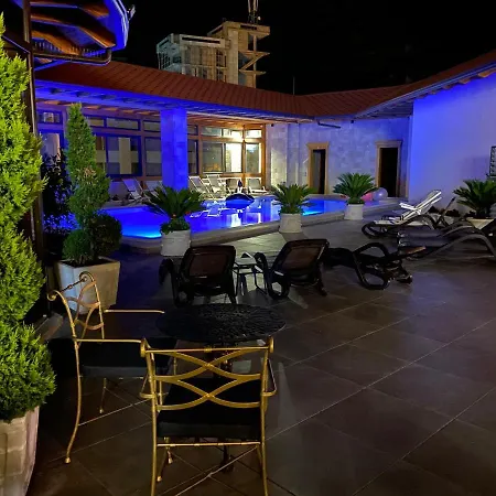 Panorama View On The Castle And The Old Town 4* Krujë
