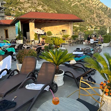 Panorama View On The Castle And The Old Town 4*