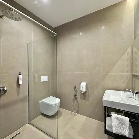 Panorama View On The Castle And The Old Town Hotel Krujë