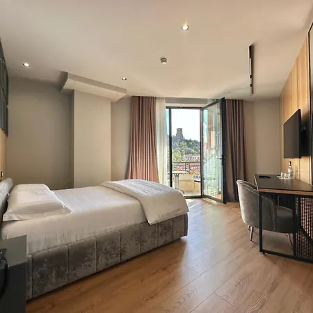 Panorama View On The Castle And The Old Town 4*