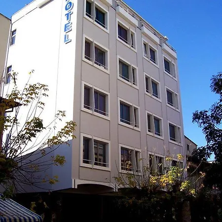 Panorama View On The Castle And The Old Town Hotel