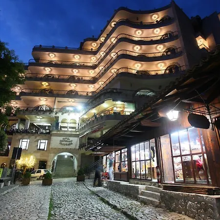 Panorama View On The Castle And The Old Town Hotel Kruje