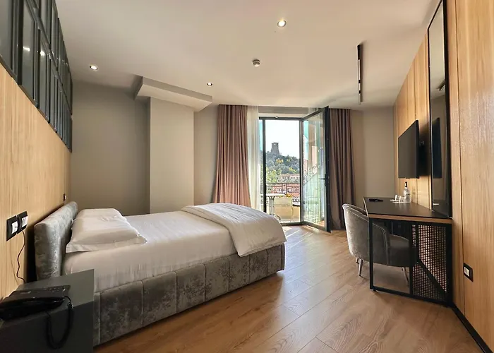 Panorama View On The Castle And The Old Town 4*