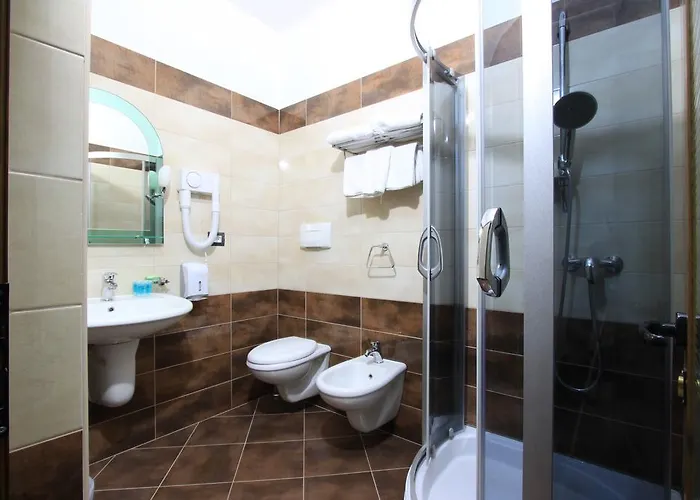 Panorama View On The Castle And The Old Town Hotel 4*