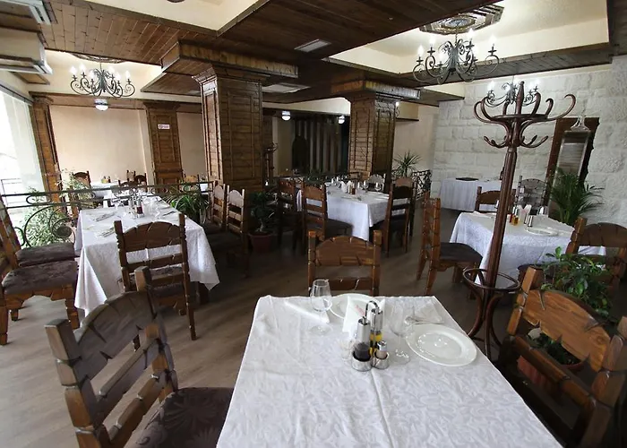 Panorama View On The Castle And The Old Town Hotel Krujë