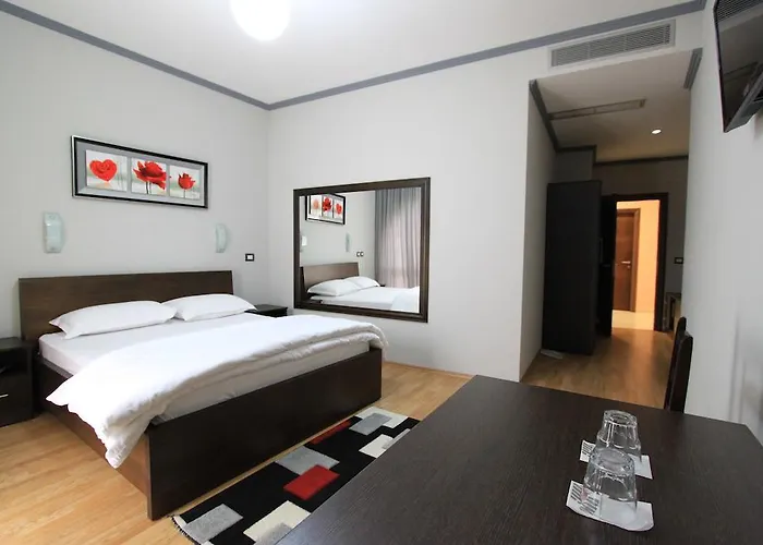 Hotel Panorama View On The Castle And The Old Town Krujë