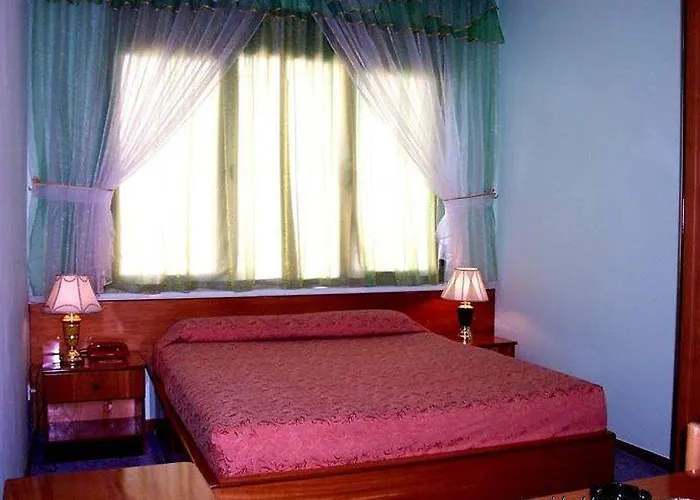 Hotel Panorama View On The Castle And The Old Town 4*