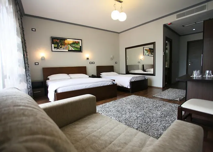 Hotel Panorama View On The Castle And The Old Town 4*